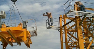 Демонтаж башенного крана в Уссурийске - услуги по демонтажу от Сварной-Сср от 1555 руб.